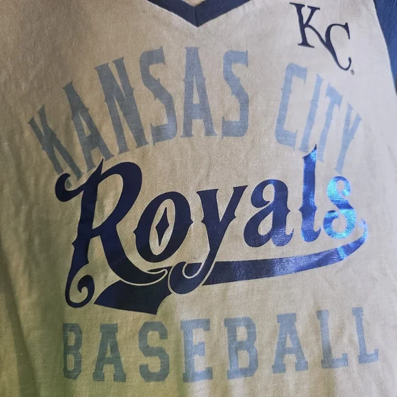 NWT Kansas City Royals 3/4 sleeved shirt. Size:S. - Picture 3 of 6